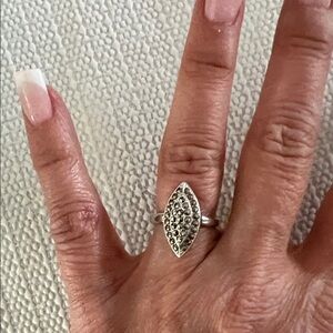 Elegant sterling Silver Marquise Ring